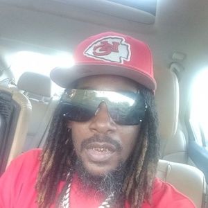 Meet your Posher, Derrick